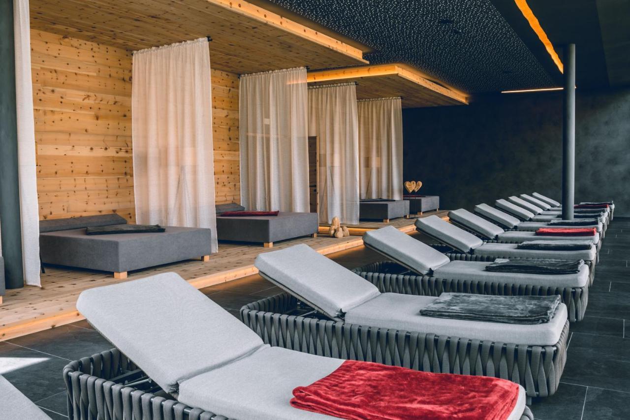 Hotel Cristallo - Wellness Mountain Living Badia  Extérieur photo