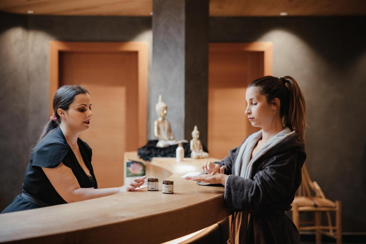 Hotel Cristallo - Wellness Mountain Living Badia  Extérieur photo