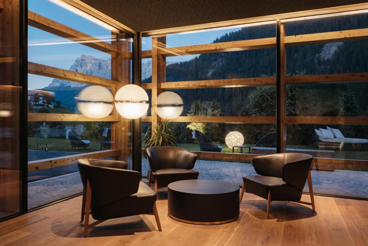 Hotel Cristallo - Wellness Mountain Living Badia  Extérieur photo