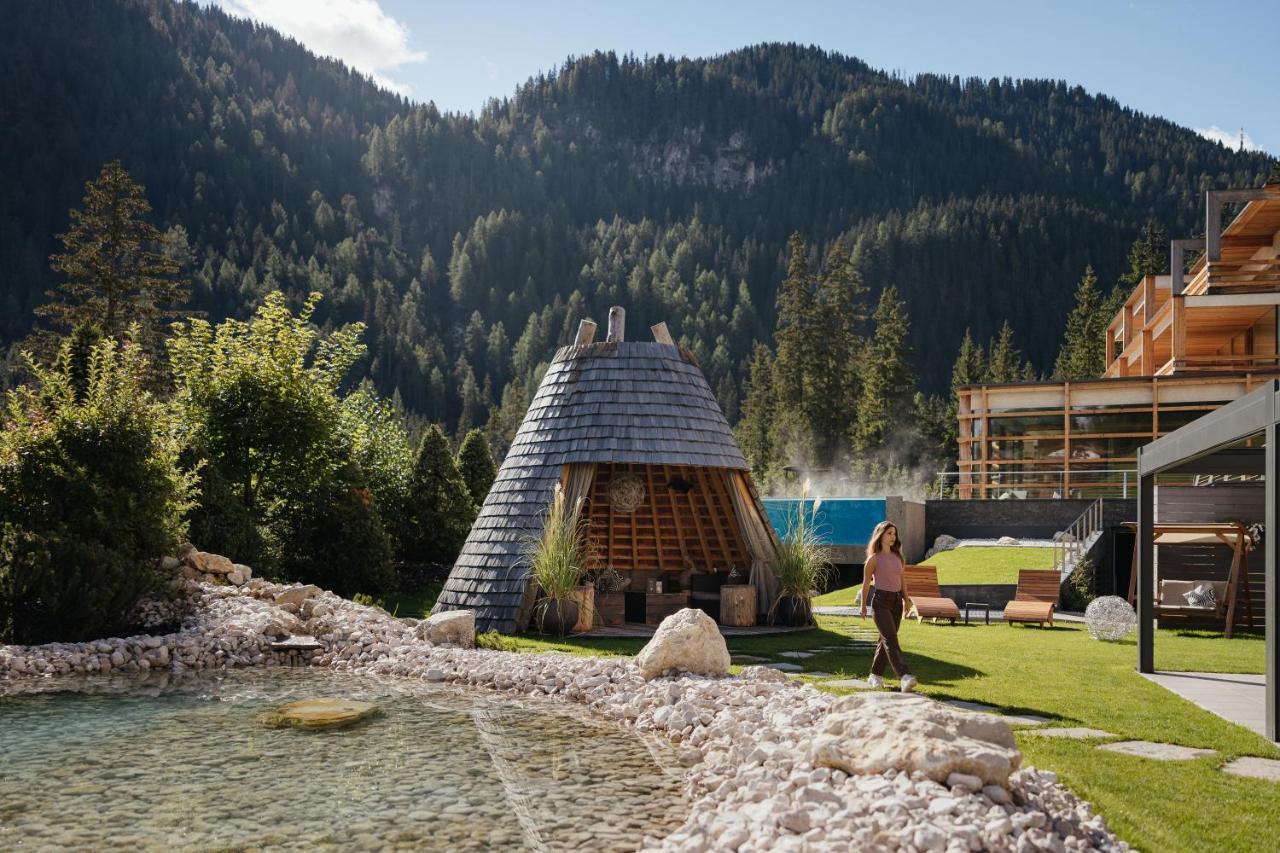 Hotel Cristallo - Wellness Mountain Living Badia  Extérieur photo