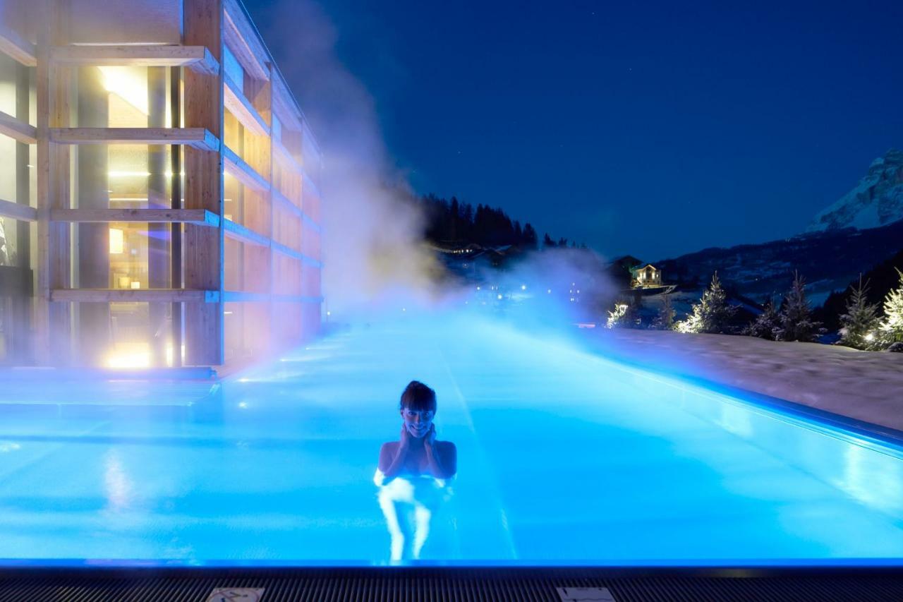 Hotel Cristallo - Wellness Mountain Living Badia  Extérieur photo