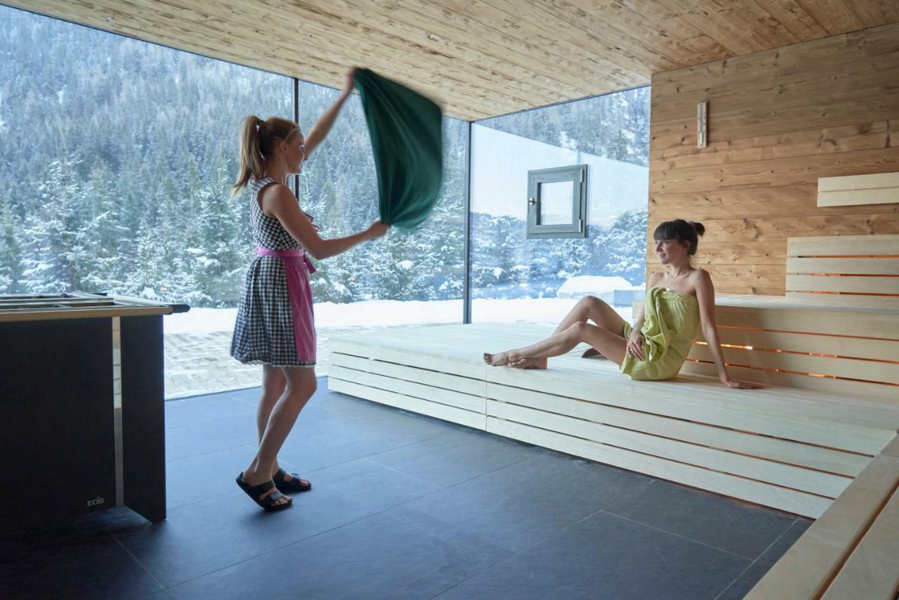 Hotel Cristallo - Wellness Mountain Living Badia  Extérieur photo