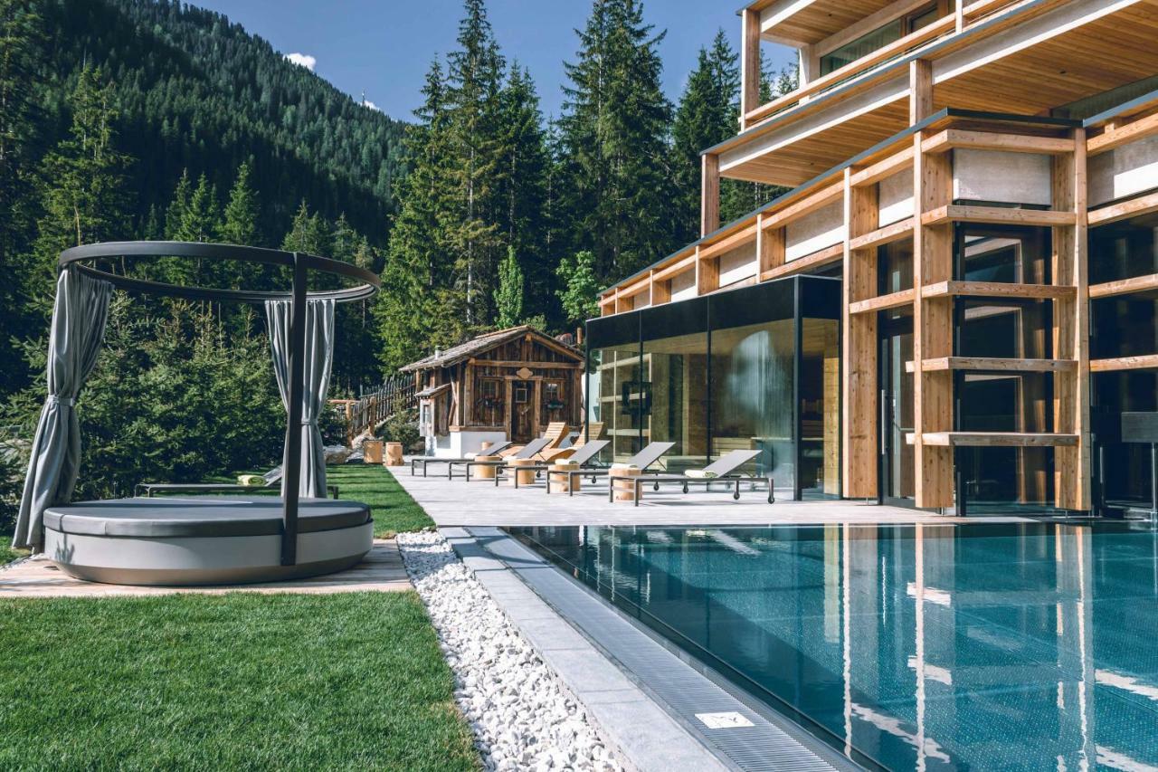 Hotel Cristallo - Wellness Mountain Living Badia  Extérieur photo